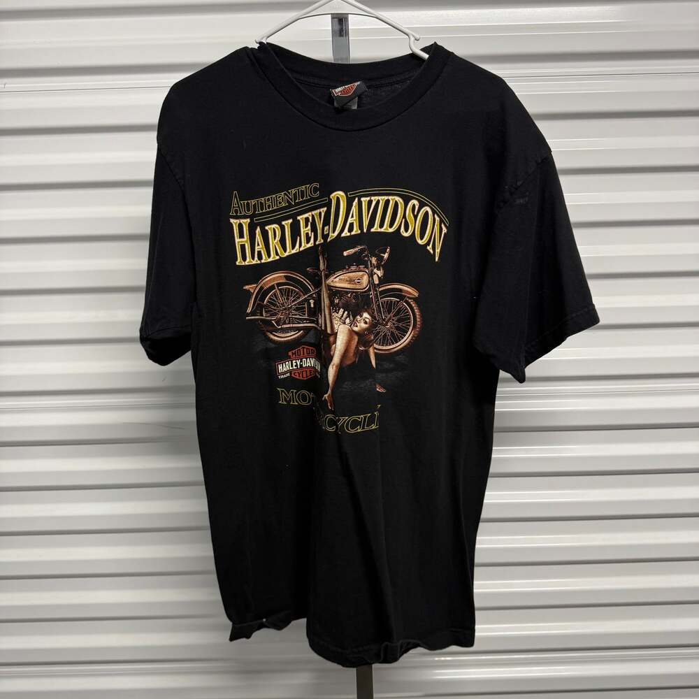Harley Davidson pin up girl and Savannah marked XL shirt